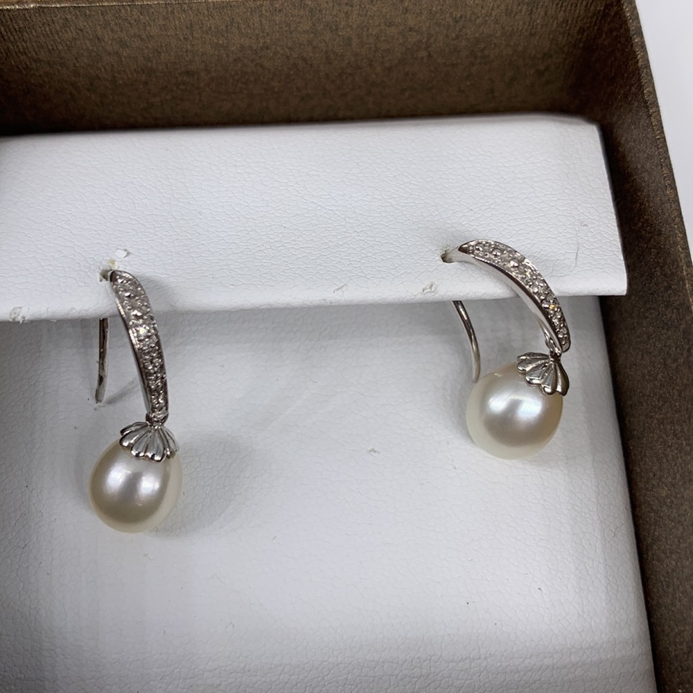 14K white gold pearl drop earrings